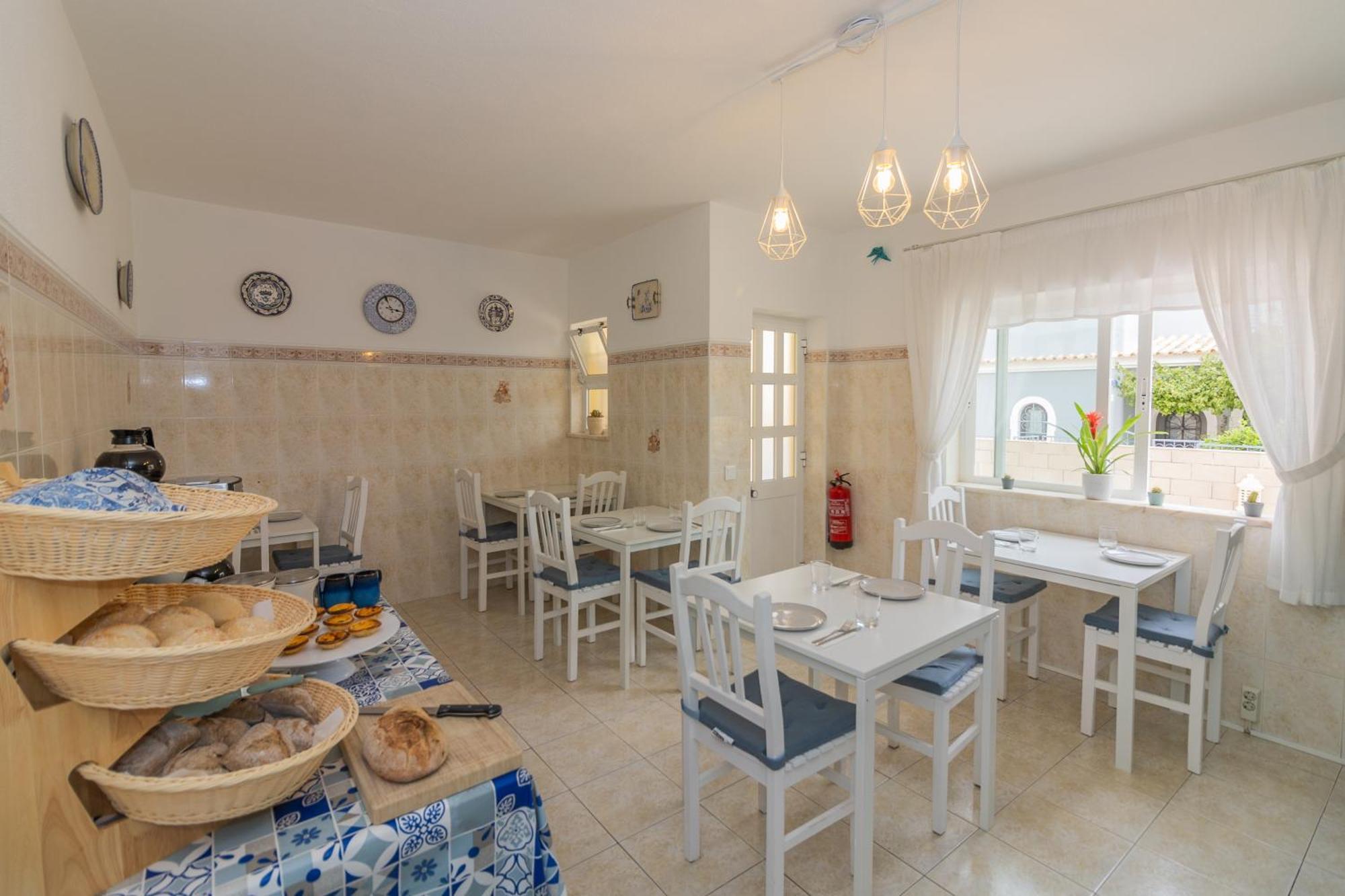 Bb Dona Ana Bed & Breakfast Lagos Exterior photo