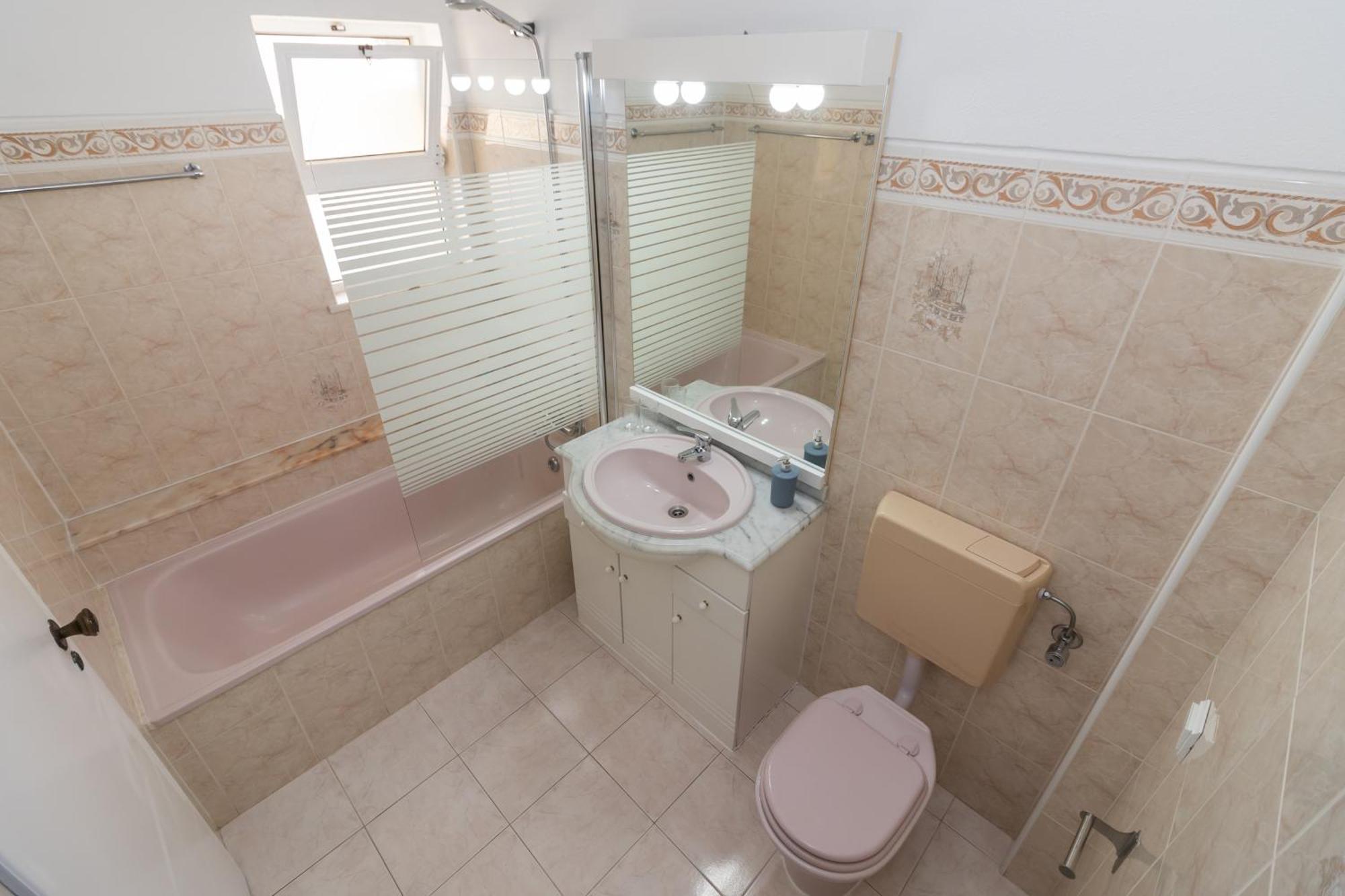 Bb Dona Ana Bed & Breakfast Lagos Exterior photo