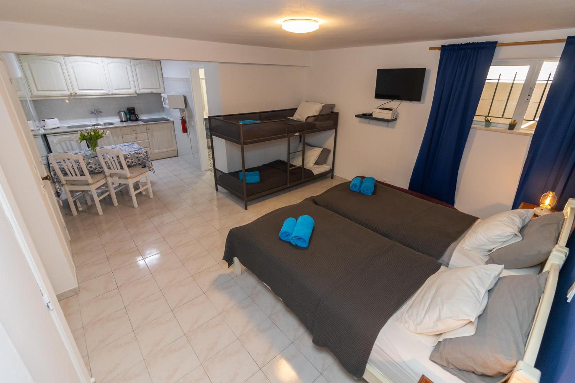 Bb Dona Ana Bed & Breakfast Lagos Exterior photo