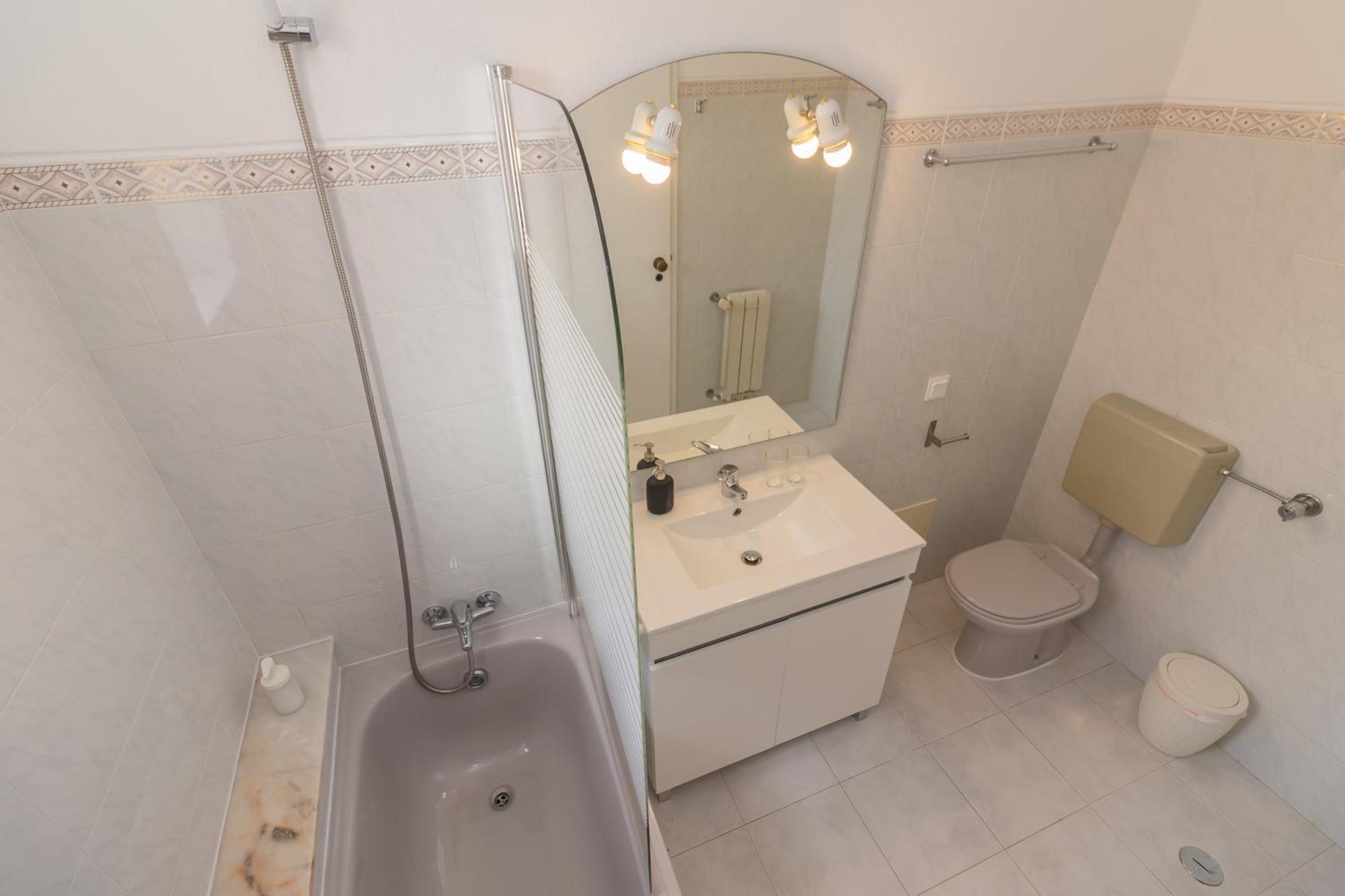 Bb Dona Ana Bed & Breakfast Lagos Exterior photo