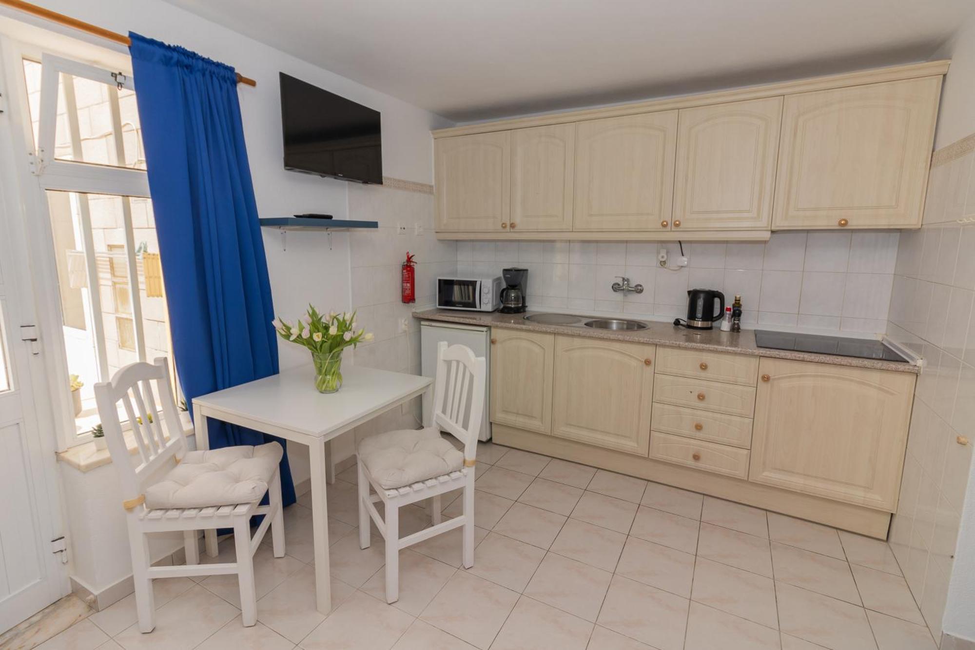 Bb Dona Ana Bed & Breakfast Lagos Exterior photo
